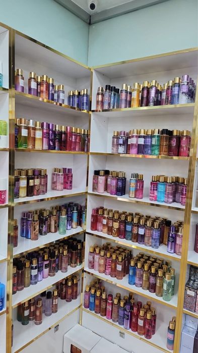 Vand en/Gros spreiuri de corp victoria secret pentru detali ij privat