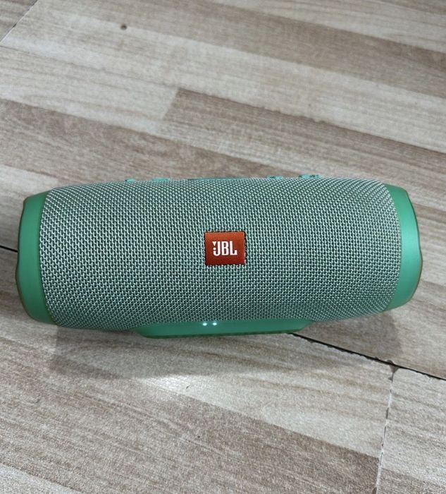 Vand Boxa JBL Charge 3