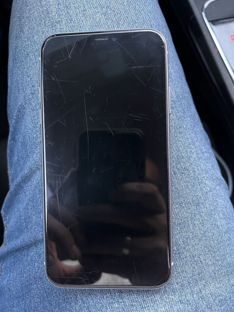 IPhone 11 64 GB 75% батерия