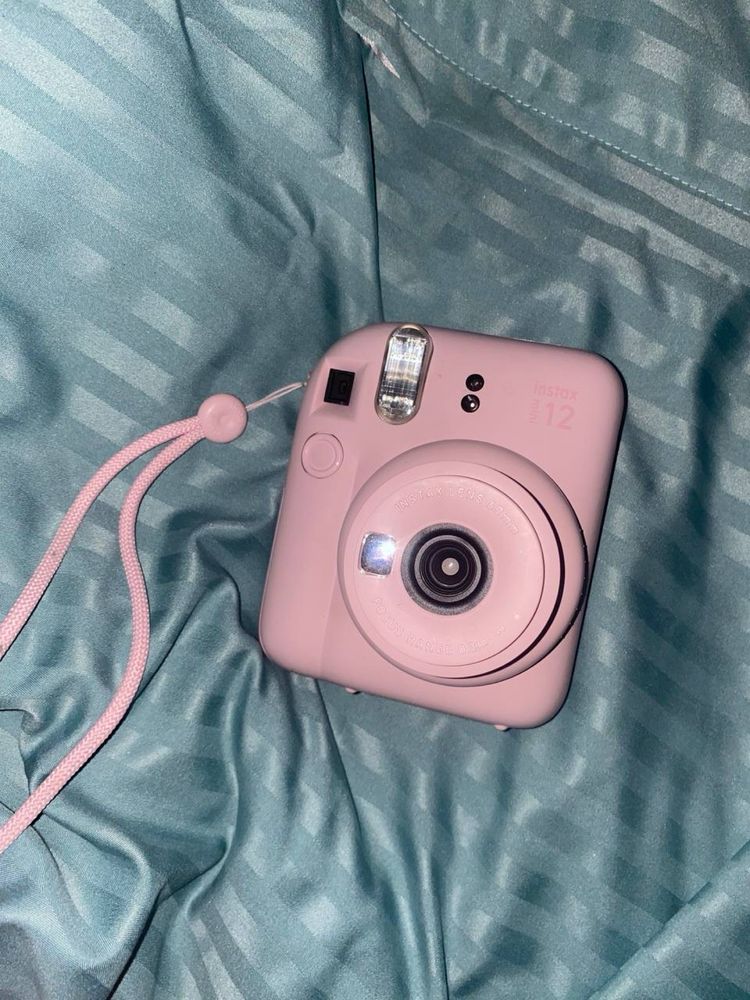 Продам Instax 12 mini