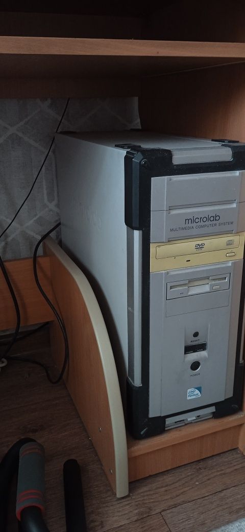 ПК с монитором в хорошем качестве