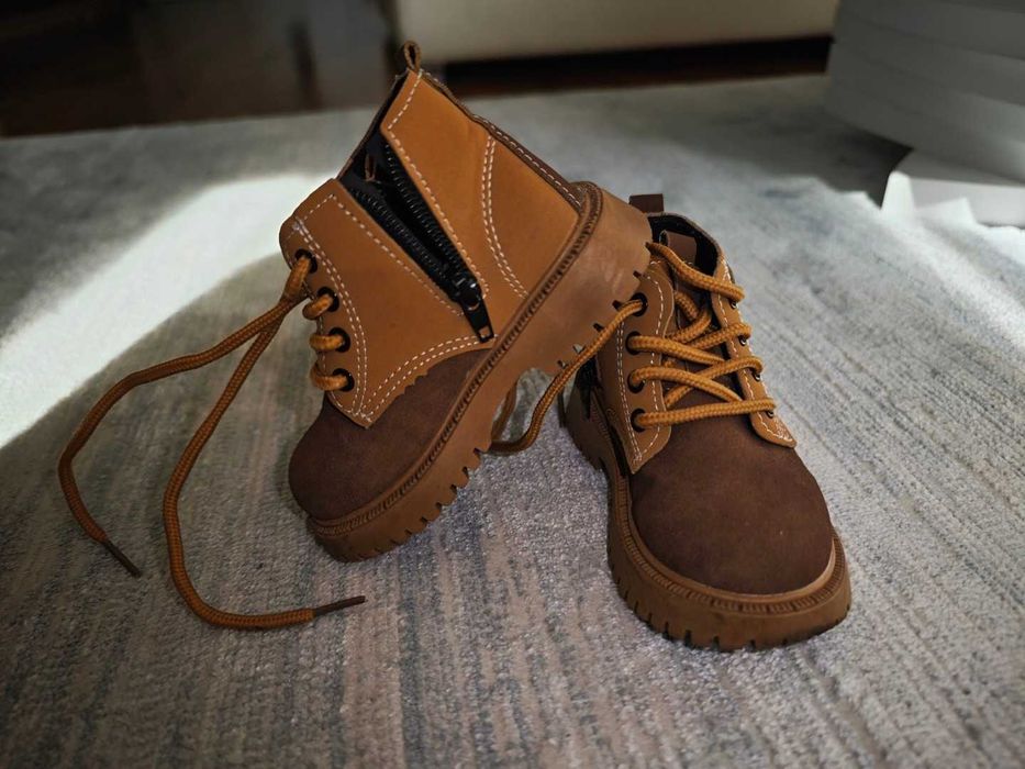 Детски боти 23ти номер и пантофи 27ми номер