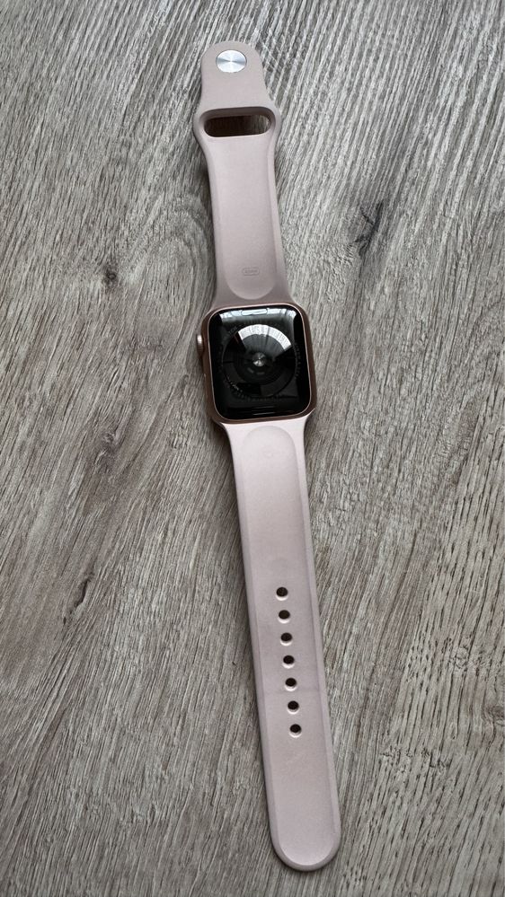 Продам Apple Watch 5 40mm