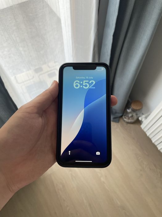 Apple iPhone 11 64GB черен/black