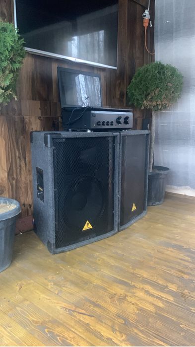 Boxe , amplificator si laptop