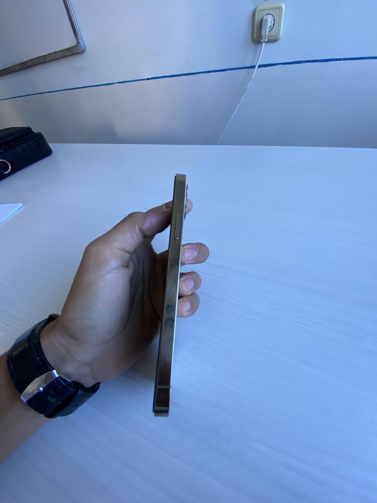 Iphone 12 pro GOLD