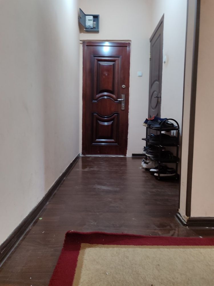 Kvartita chilonzor 8 55 dom  narx 750 mingdan 3 kish kerak