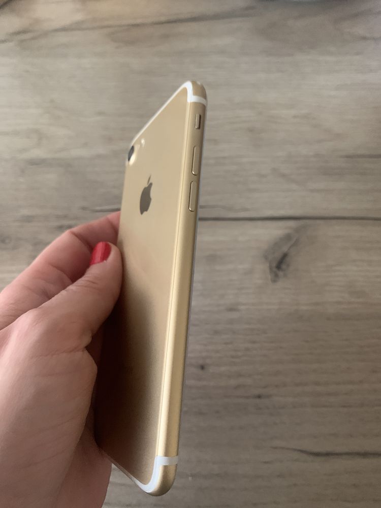 Iphone 7 gold в добро състояние