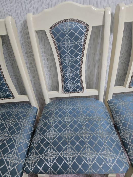 Стол трансформер и  стулья