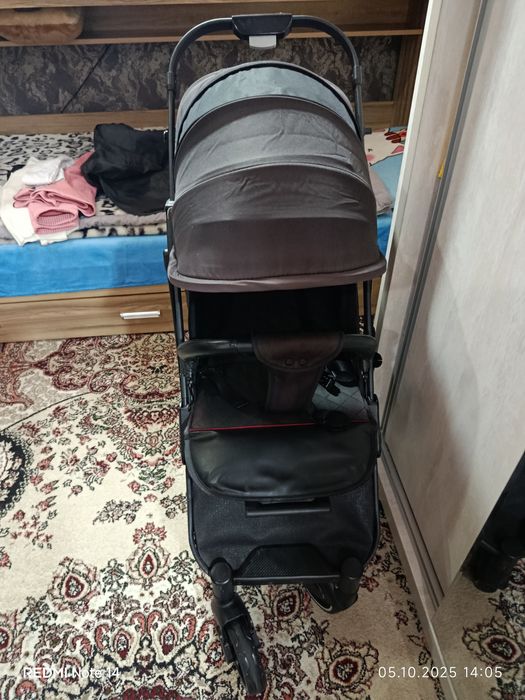 Срочно продаётся коляска складывается как чемодан. Киргили
