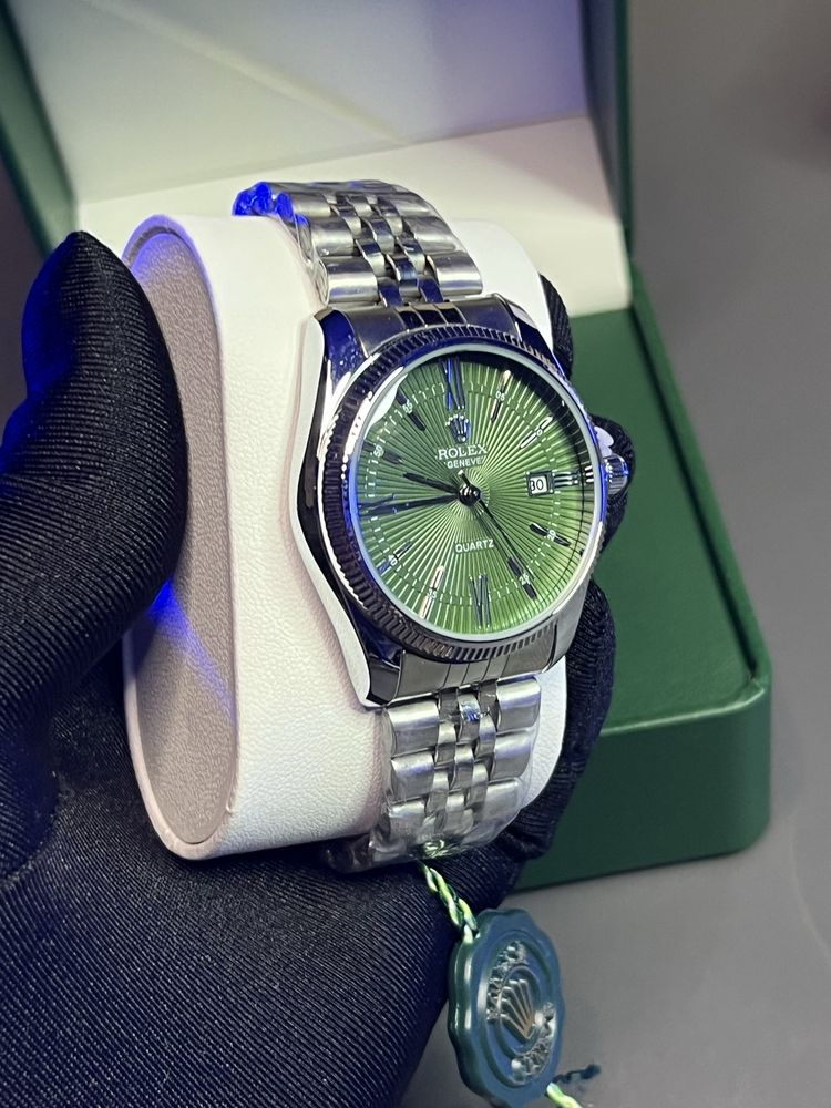 Часы от бренда Rolex