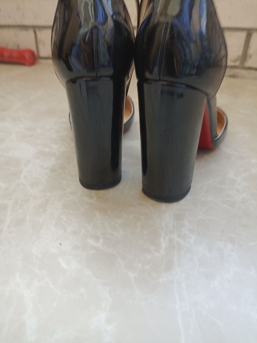 Женские туфли в новом состоянии 37р