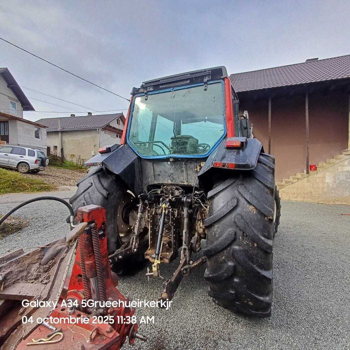 De vânzare  tractor valtra