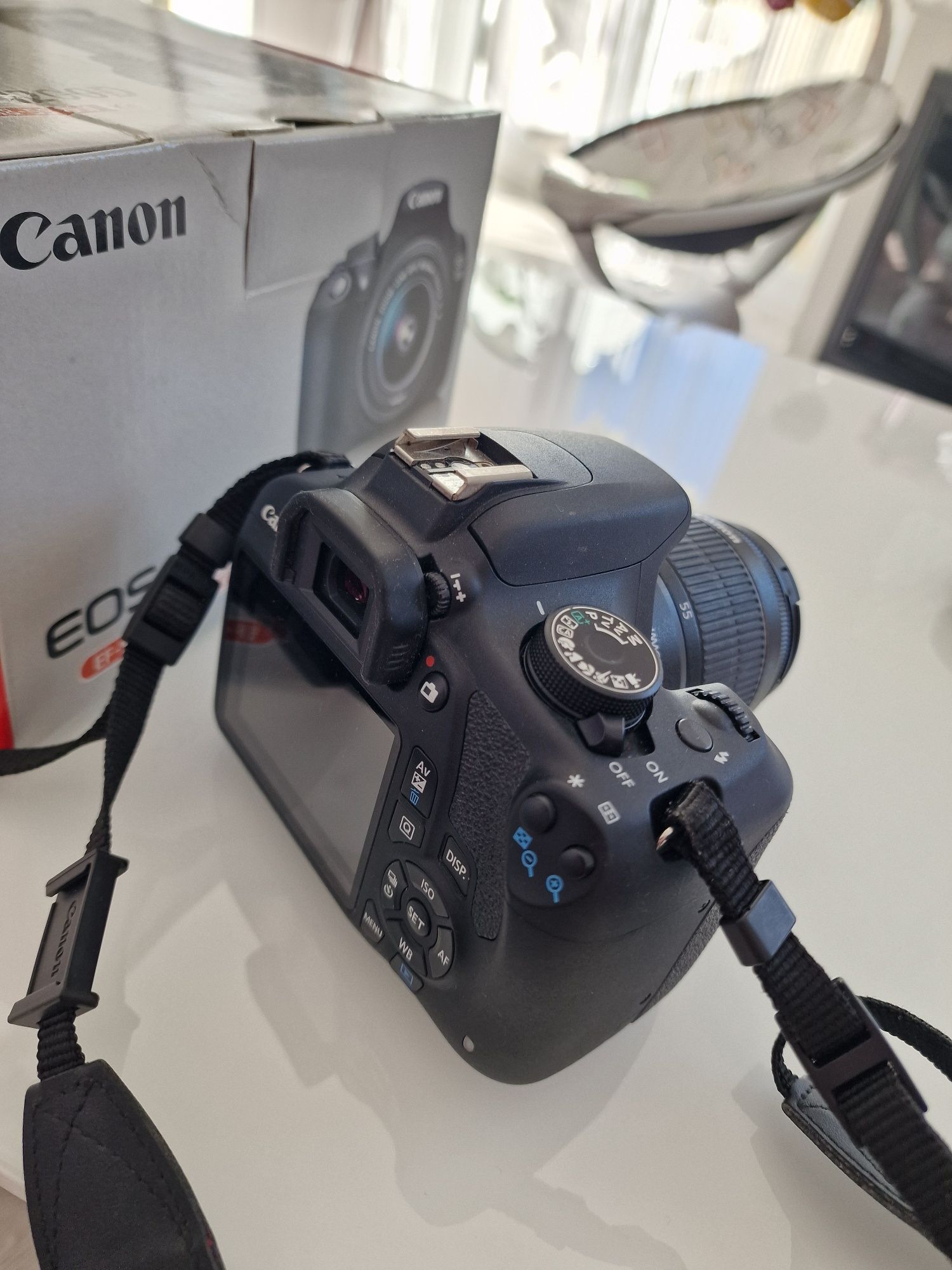 Canon EOS 1200D 18MP , Blake + Obiectiv EF-S 18-15mm III