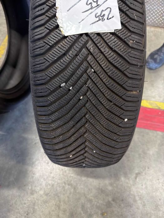 Гуми Мишелин Алпин 235/55/19