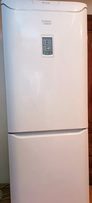 Combina Frigorifica Hotpoint Ariston cu vidare,No Frost,necesita freon