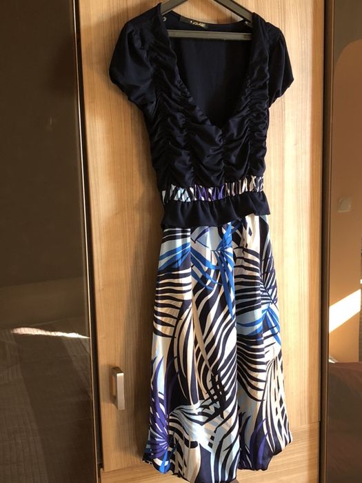 Синя рокля Ake