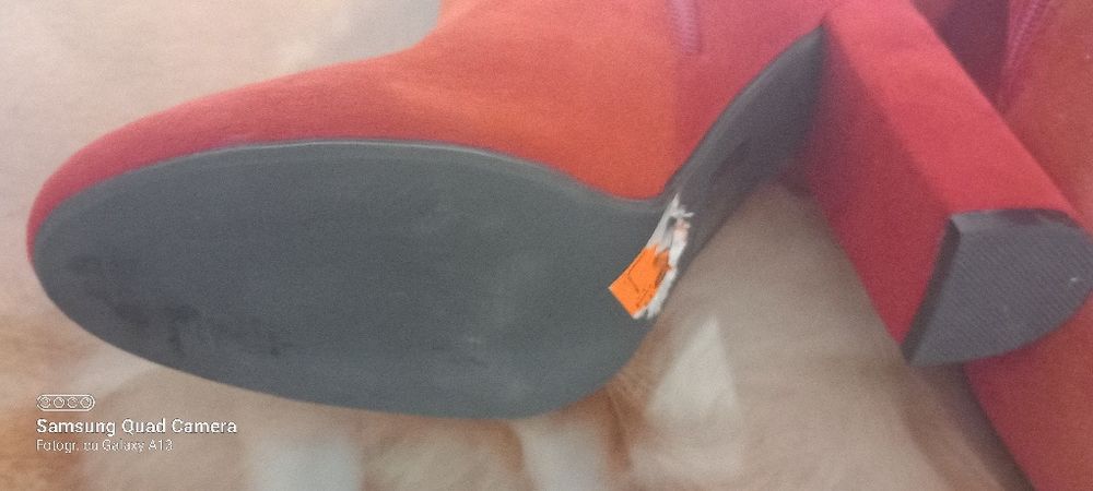 Vând ghete dama roși noi mărimea 36