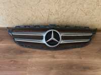 Оригинална Решетка за Mercedes W205 AMG с емблемата