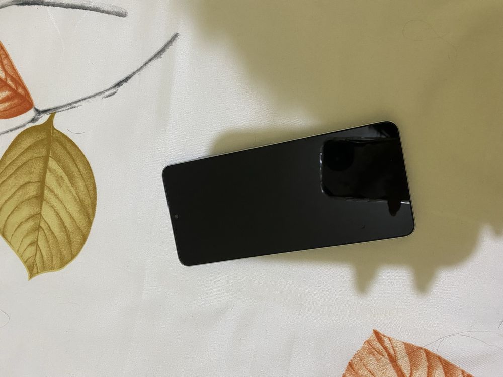 Samsung A6 satiladi 1yil kafolati ba