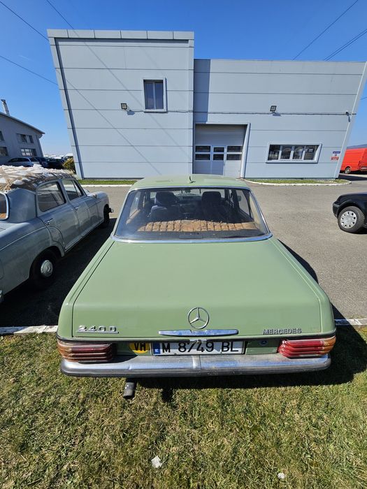 Mercedes-Benz w115 - 200D - 1976 Retromobil