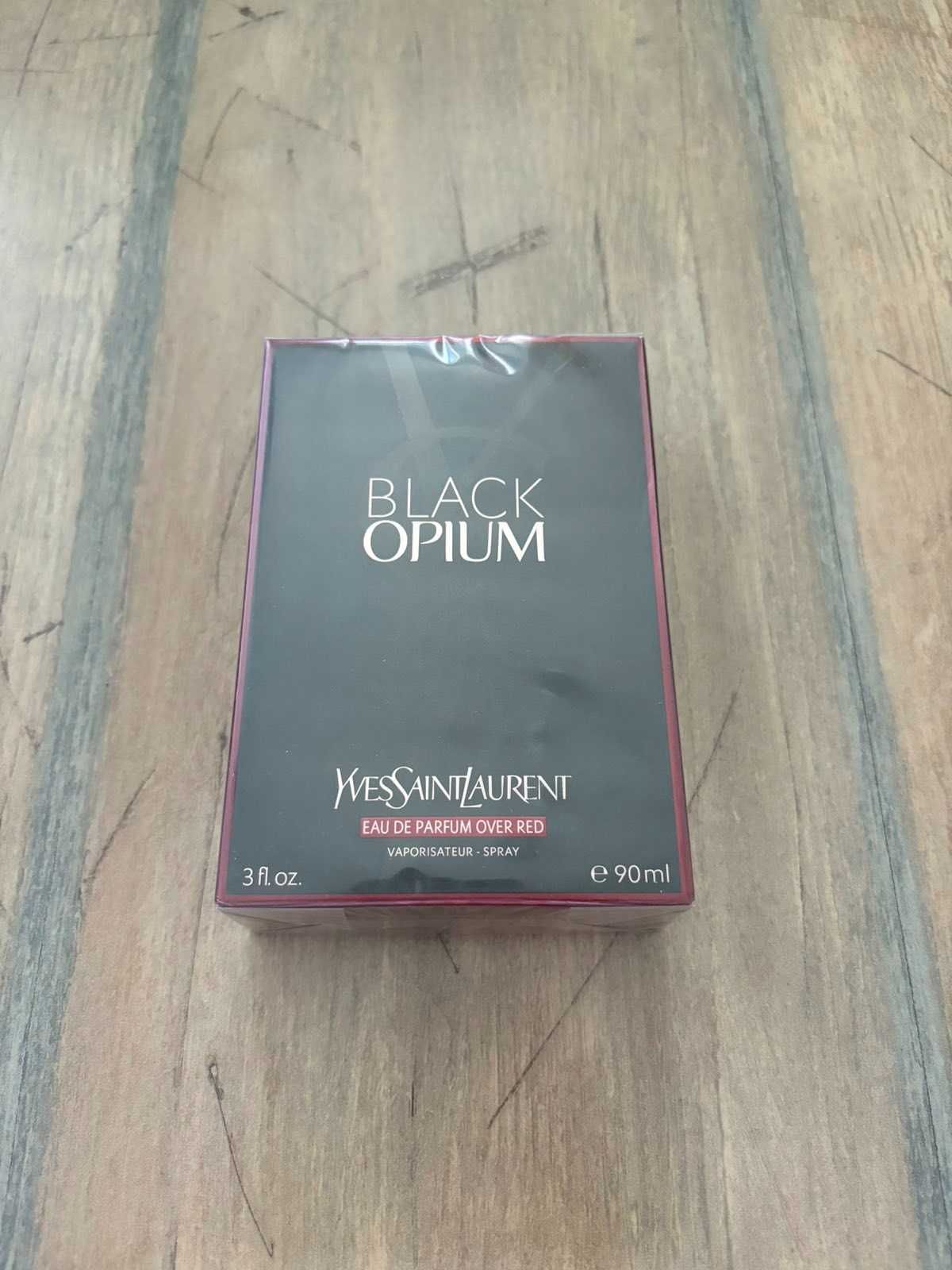 Парфюм Ysl black opium eau de parfum over red
