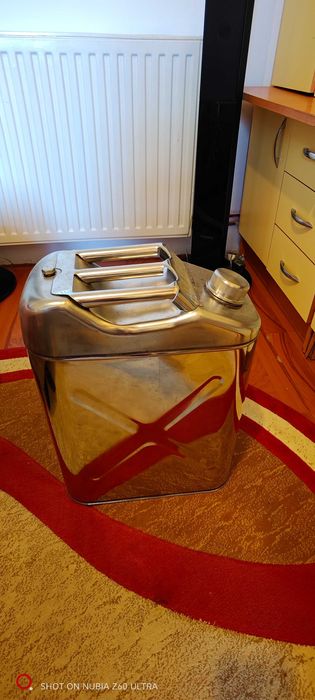 Vând canistră de inox 20 litri nouă