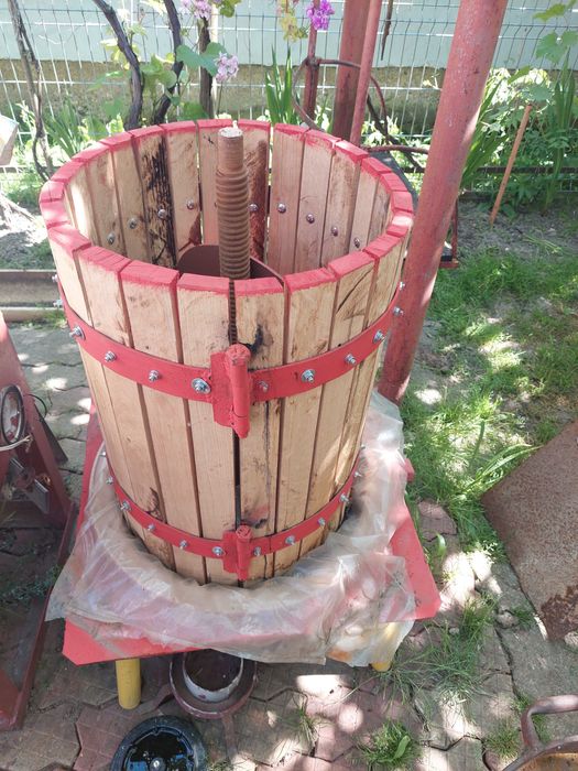 Presa struguri - teasc