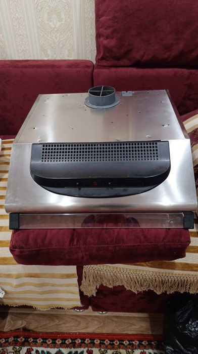 Вытяжка Kaizer в идеальном состоянии.