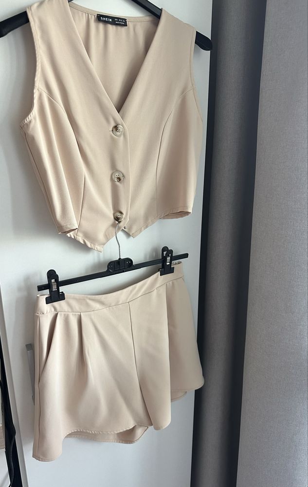 Комплект / сет елек + къс панталон Shein