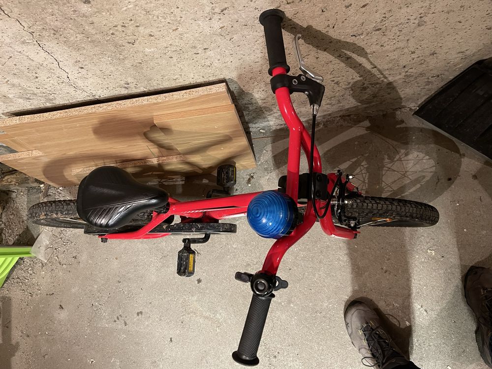 Продавам детски велосипед Specialized Hotrock 16