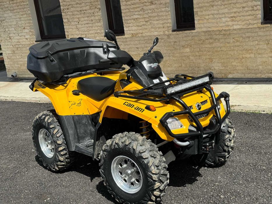 Vând Can-Am outlander Bombardier 800