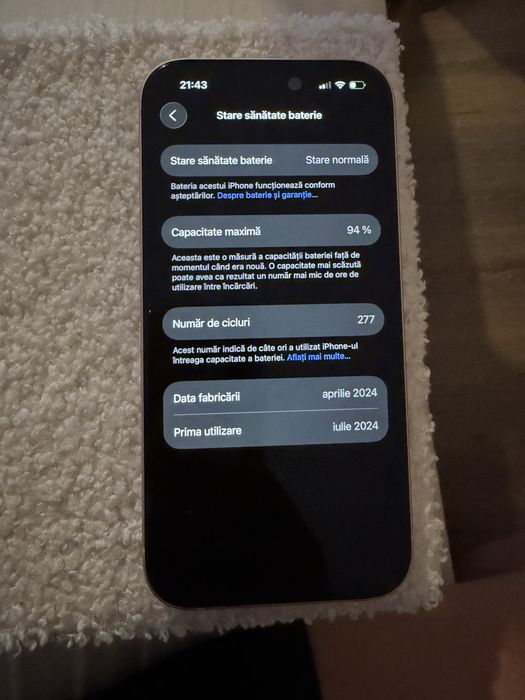 Iphone 15 roz impecabil