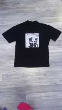 Чёрная футболка с принтом Баленсиага