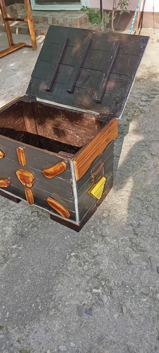 Ladă rustică din lemn