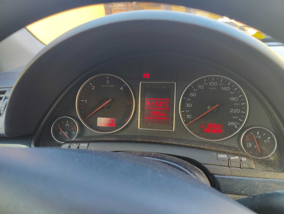 Vând Audi A4 B6 AWX