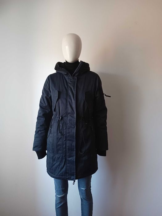 Haina parka nouă Khujo