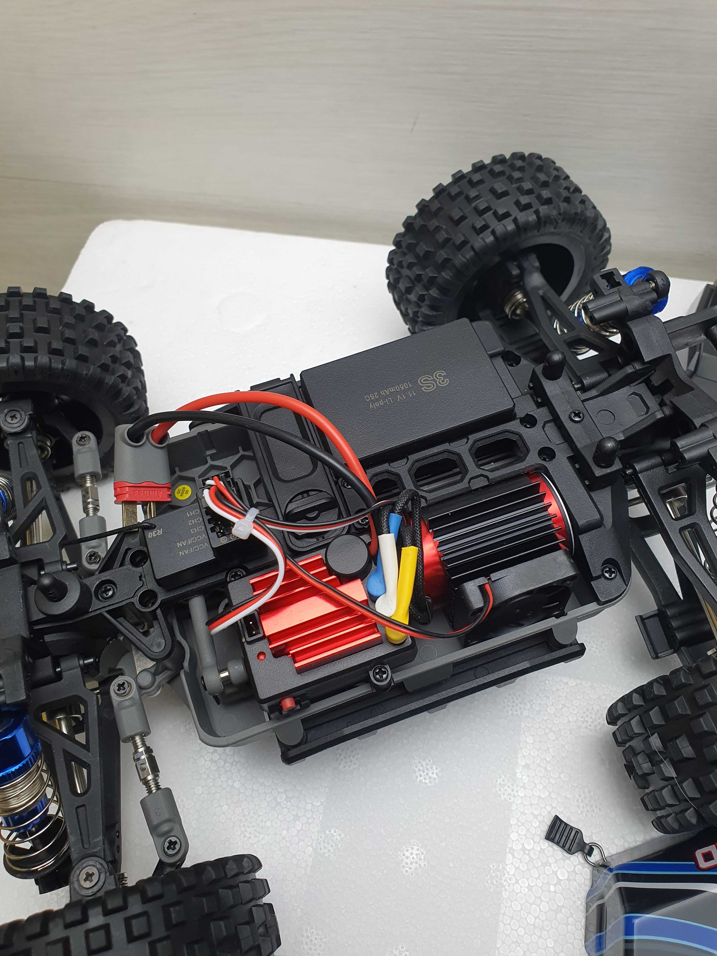 RC Количка MJX Hyper Go 16207 70KM/H Brushless RC Car Offroad Бъги