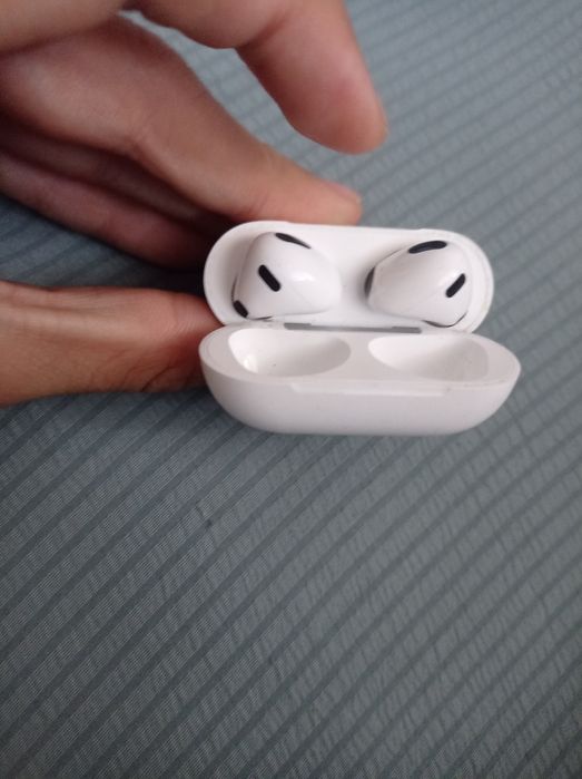 Айрподс 3.              .