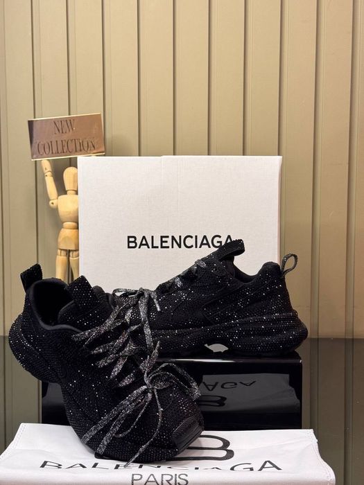 Маратонки Balenciaga а камъни