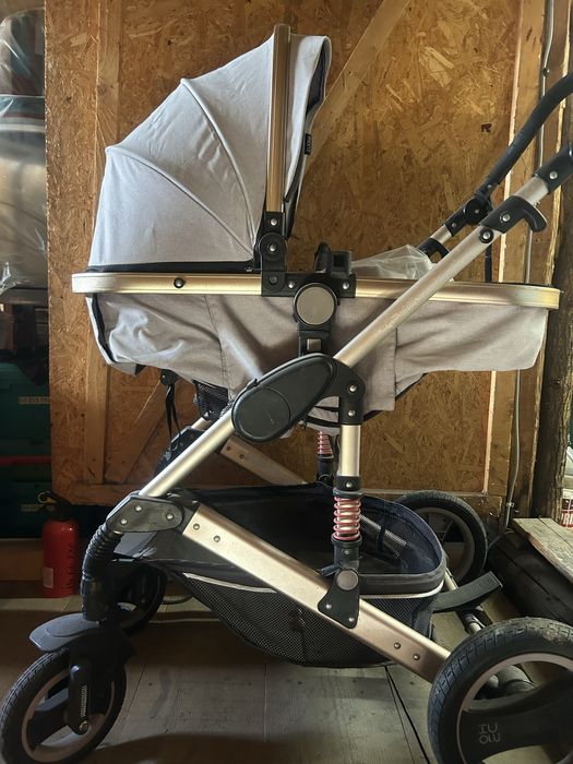 Pachet Carucior,2 triciclete,scoica,1scaun masa bebe, 2 balansoare,