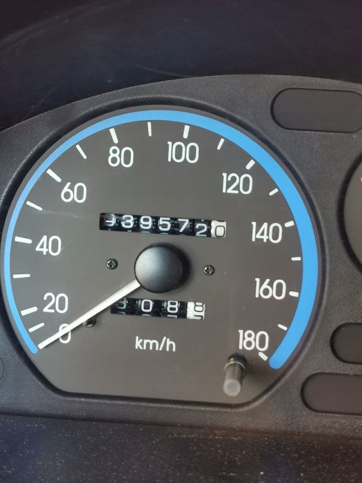 Vând Daewoo Matiz, înmatriculată, ideala pentru oraș, consum redus.