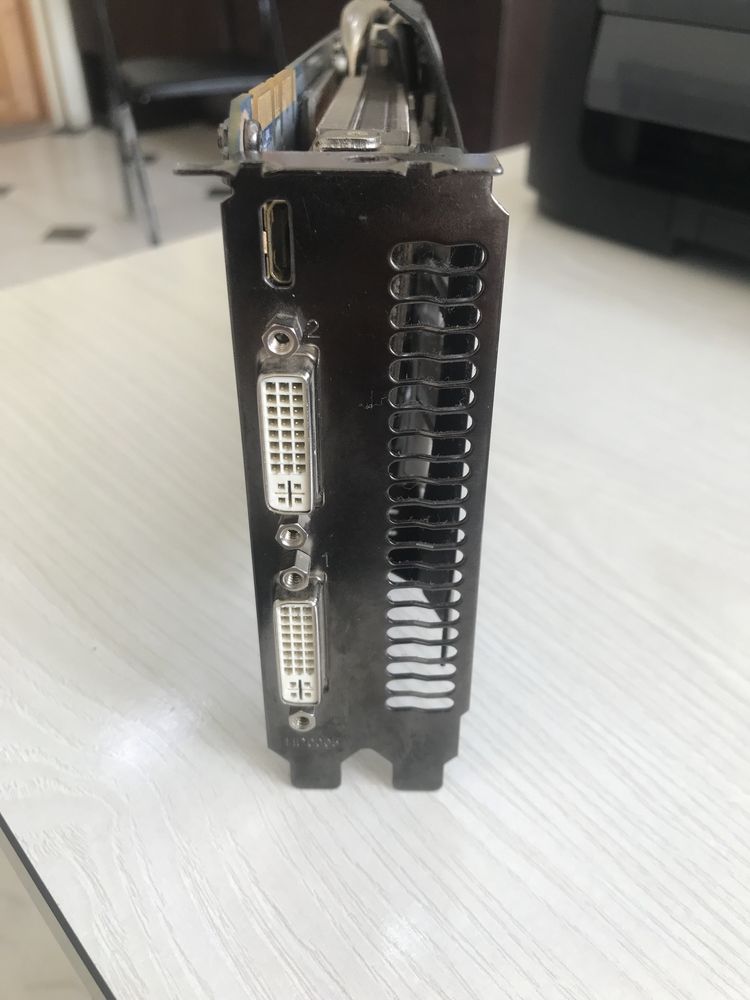 Gigabayte nvidia 580 1.5 video karta sotiladi