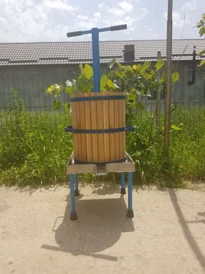 Teasc struguri presa struguri