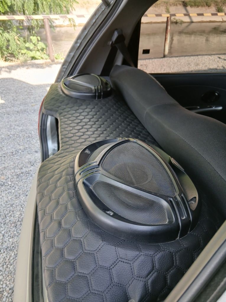 Kenwood 350w с полками.