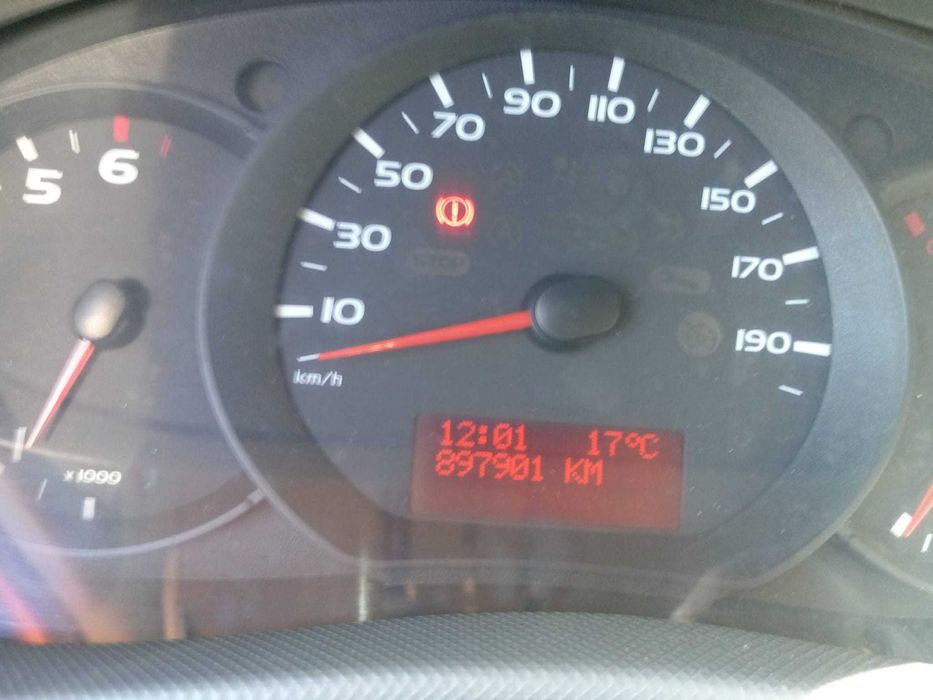 Vand RENAULT-MASTER MOTOR DE 2,3  de 10 EUROPALETI cu lift si liza