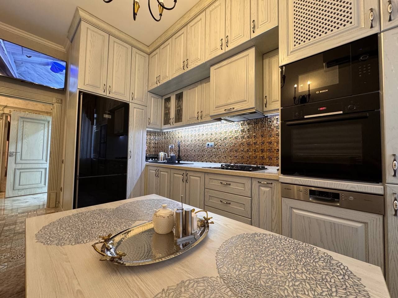 Продаётся квартира метро Бий 3 комнатная