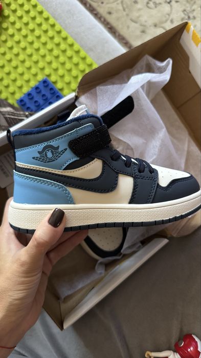 Продам новые кеды на флисе Bobdog