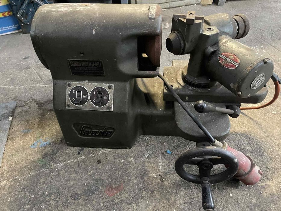 Машина за шлайфане на клапани