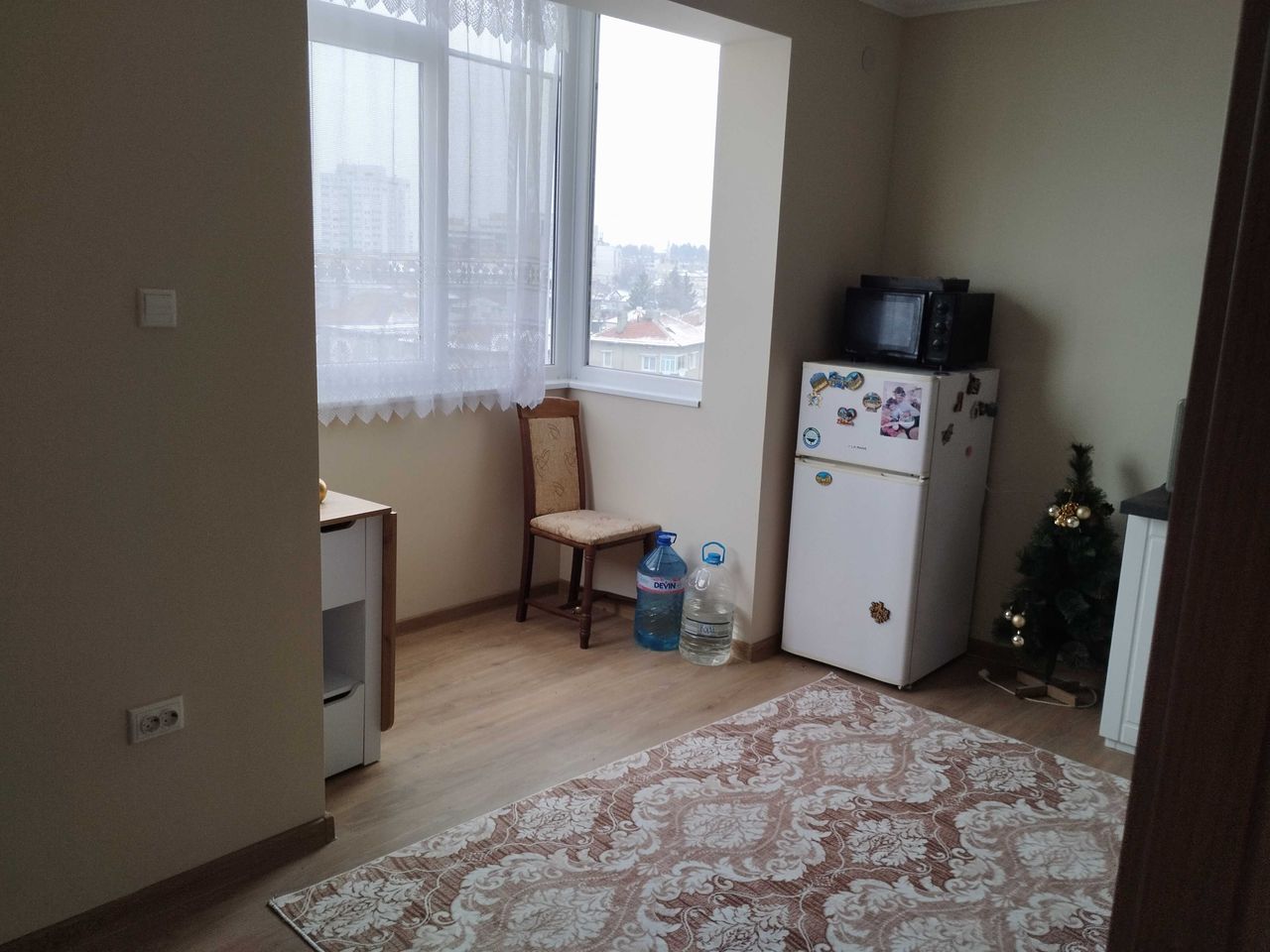 Дава се под наем Тристаен апартамент в Търговище, Център - 85 кв.м за 280.5 € - Снимка #2